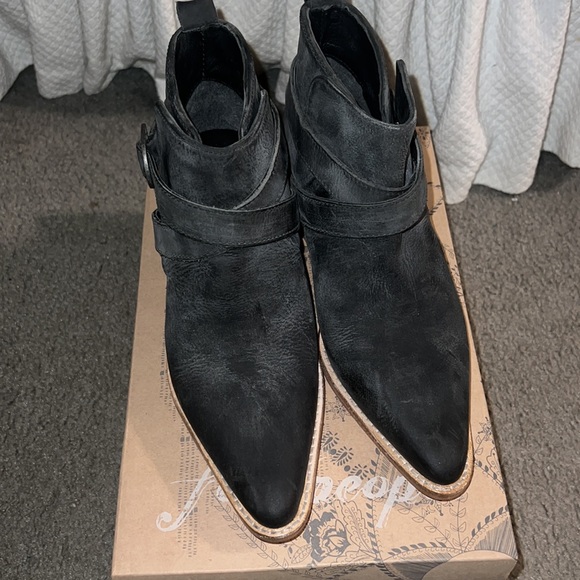 Free People Back Loop Ankle Boots Washed Black - Picture 8 of 9